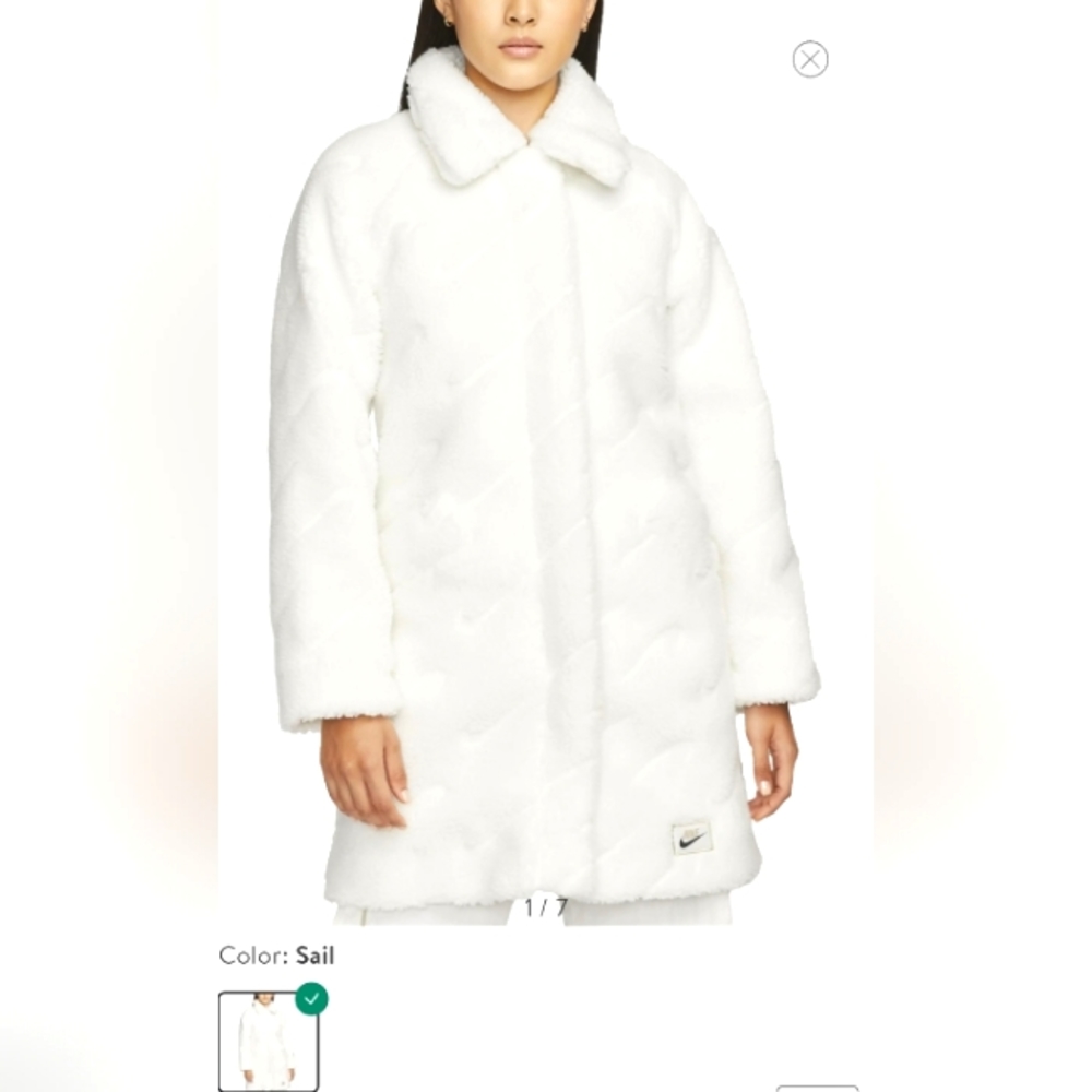 Nike Coat 🤍